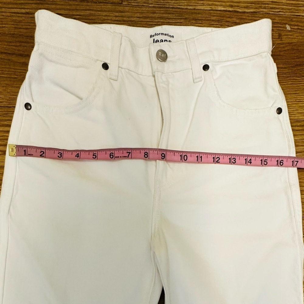 Reformation White Distressed Wash Vintage Jeans - Picture 4 of 11